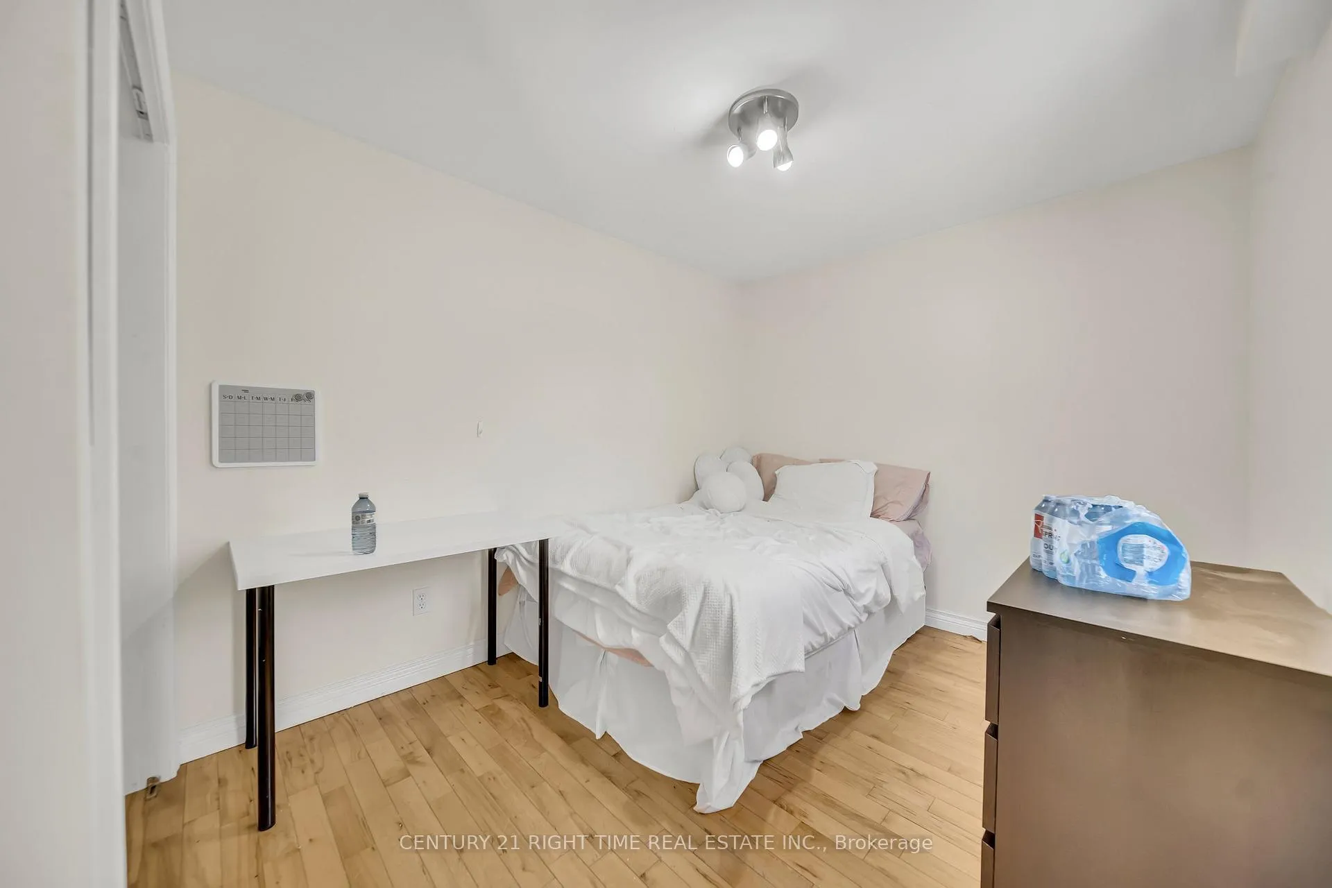Photo 14 of 24 columbia Street, Kitchener — HOMEH