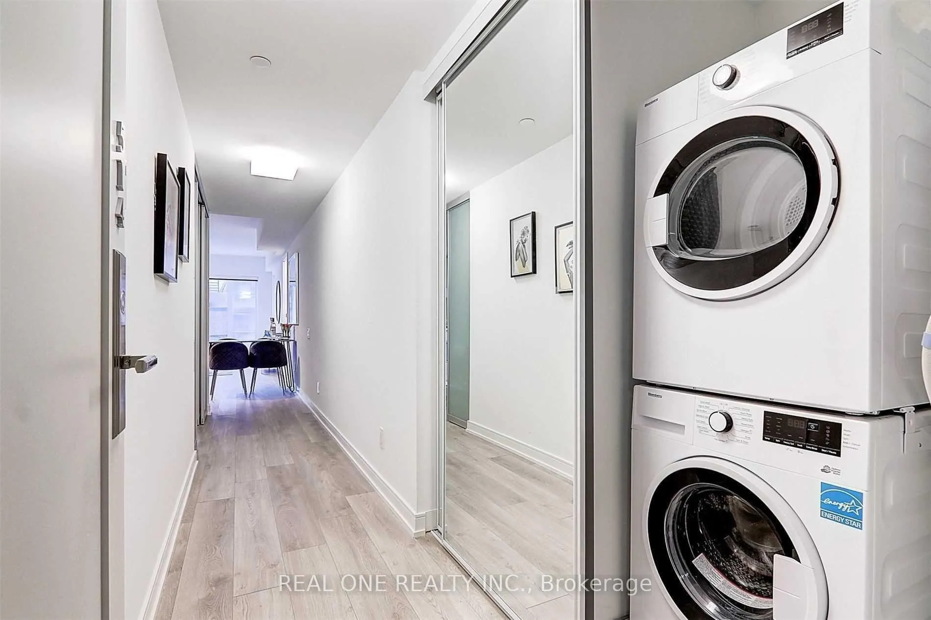 Photo 5 of Unit 514, 3 Gloucester Street, Toronto, Church-Yonge Corridor — HOMEH