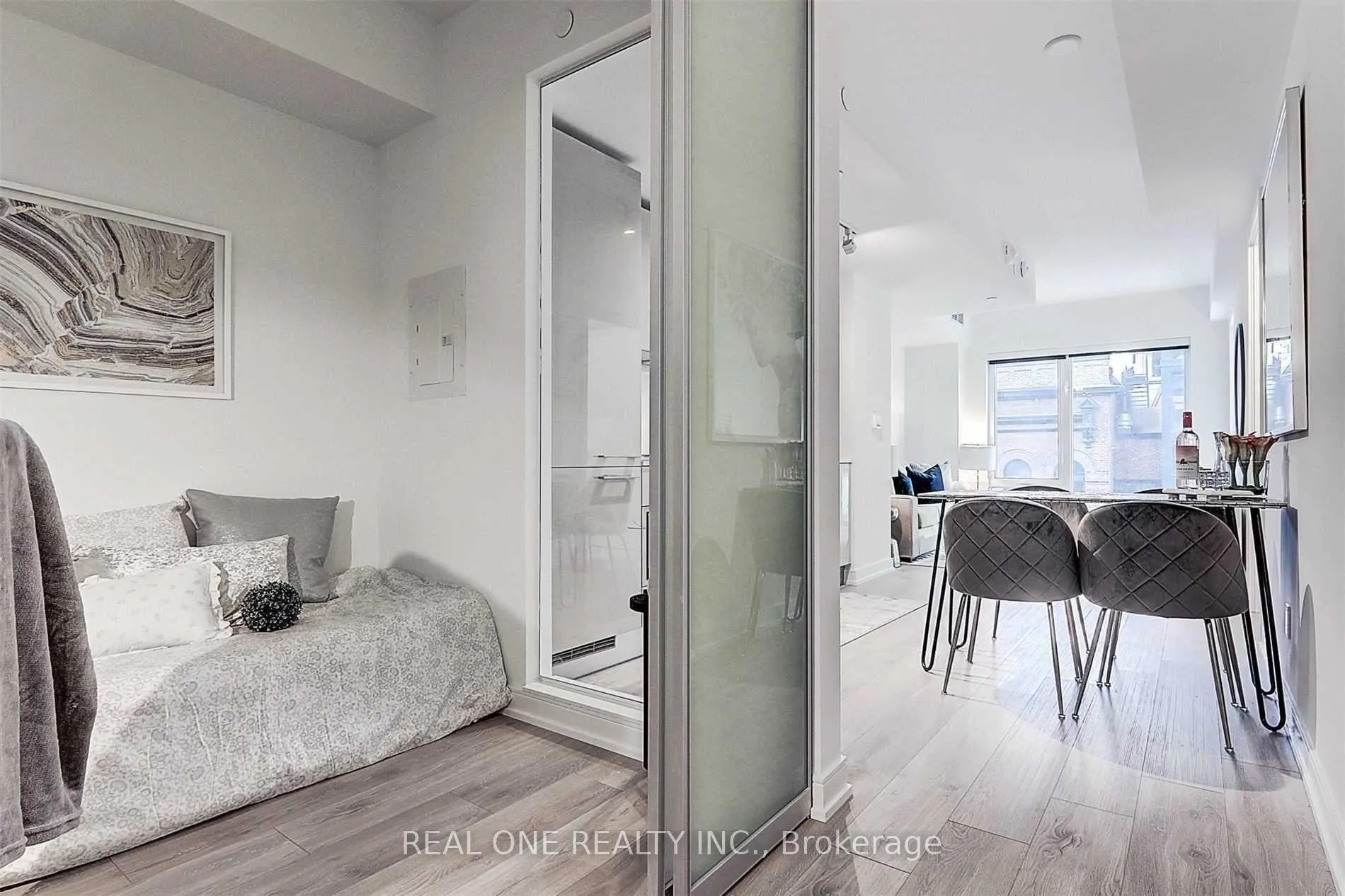Photo 7 of Unit 514, 3 Gloucester Street, Toronto, Church-Yonge Corridor — HOMEH