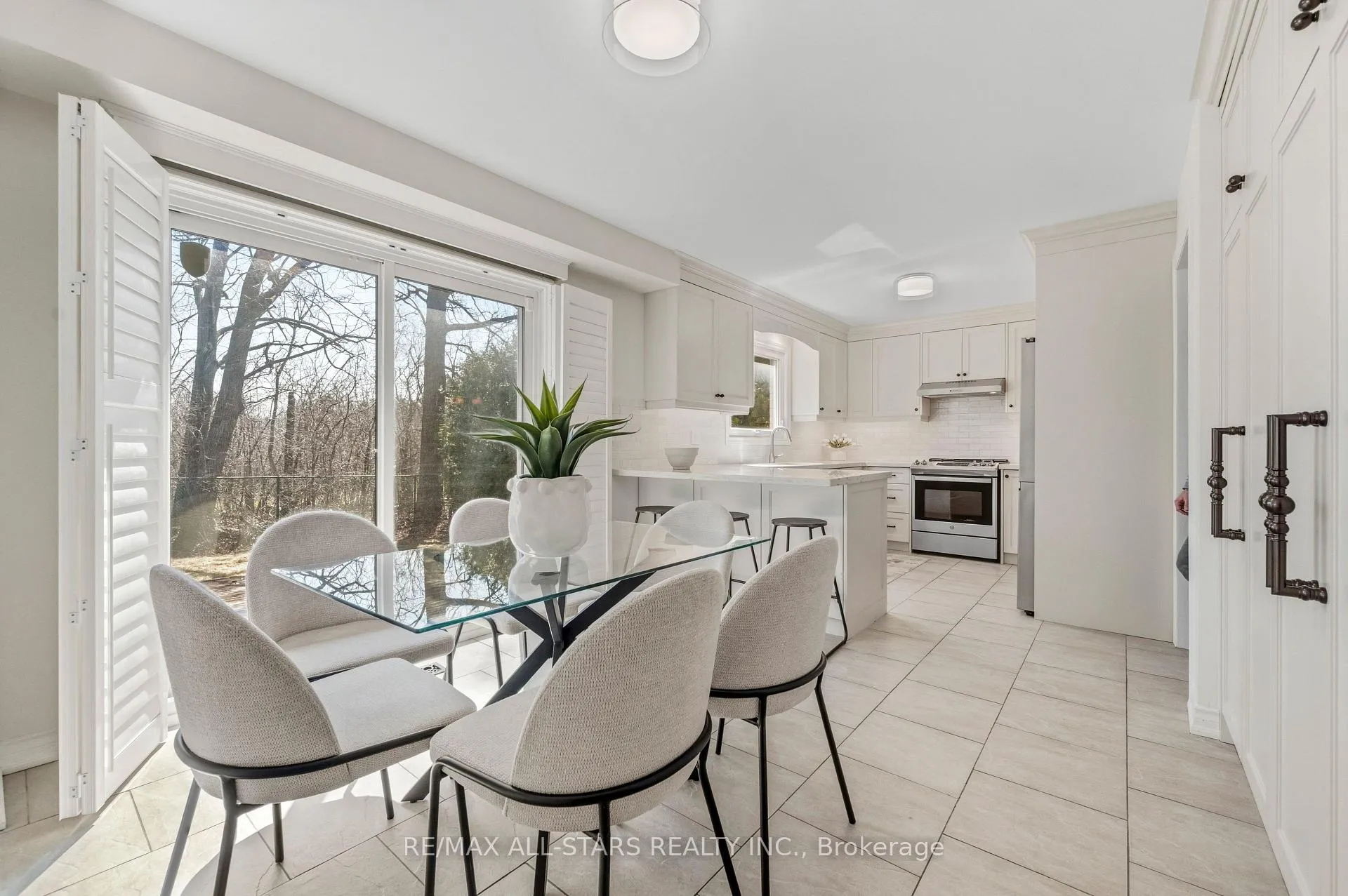 Photo 9 of 53 Smithy Street, Markham, Raymerville — HOMEH