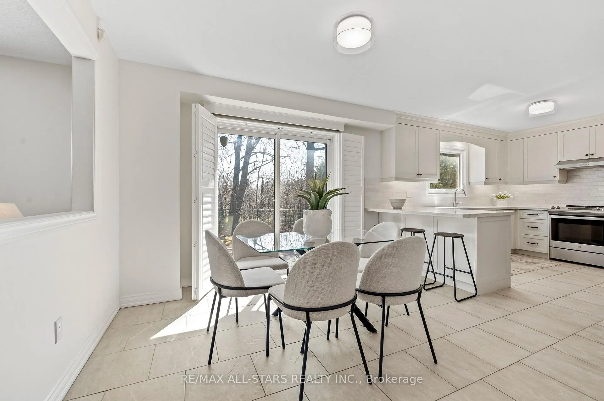 Photo 10 of 53 Smithy Street, Markham, Raymerville — HOMEH