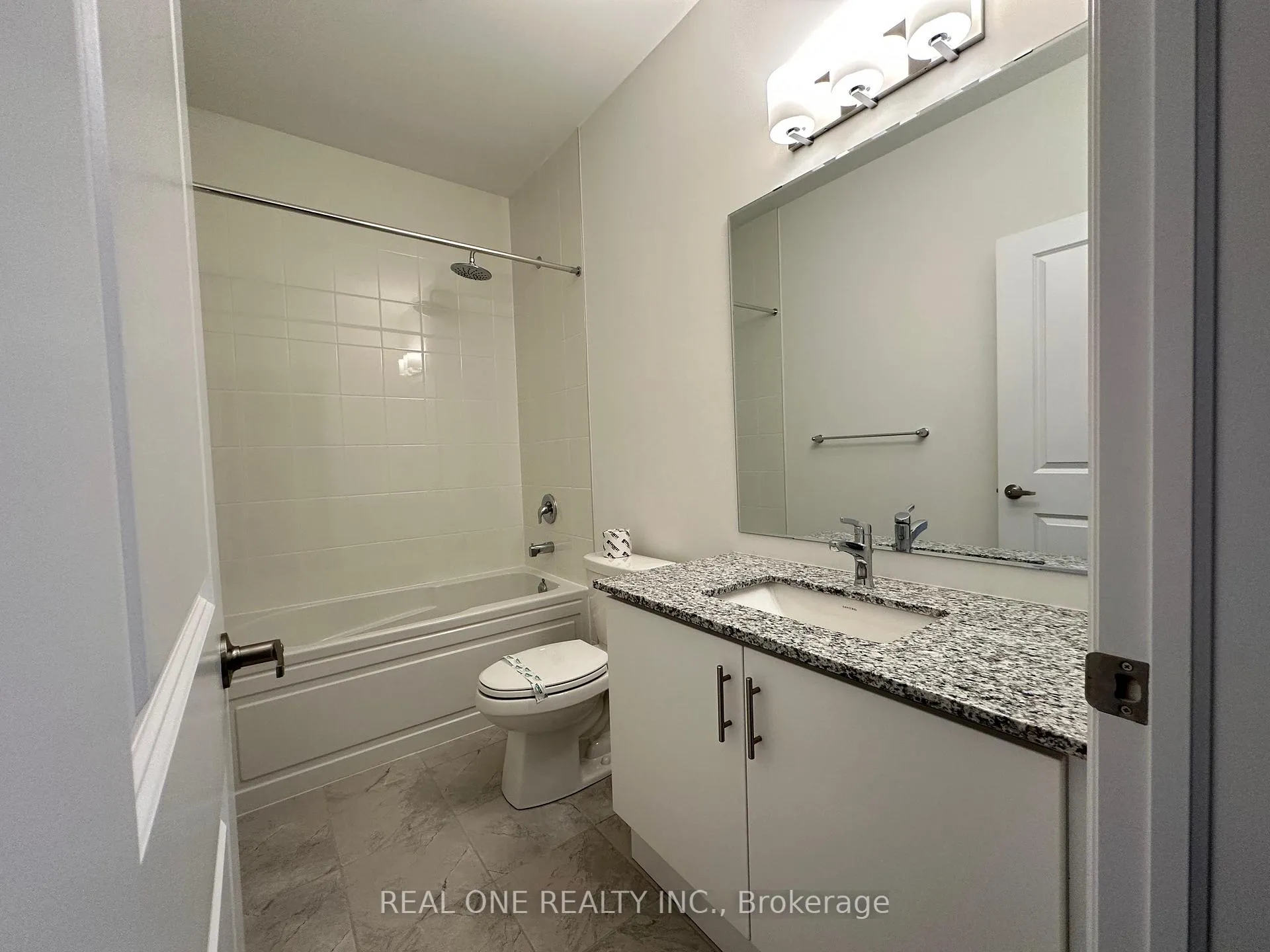 Photo 8 of 3273 Crystal Drive, Oakville, Glenorchy — HOMEH