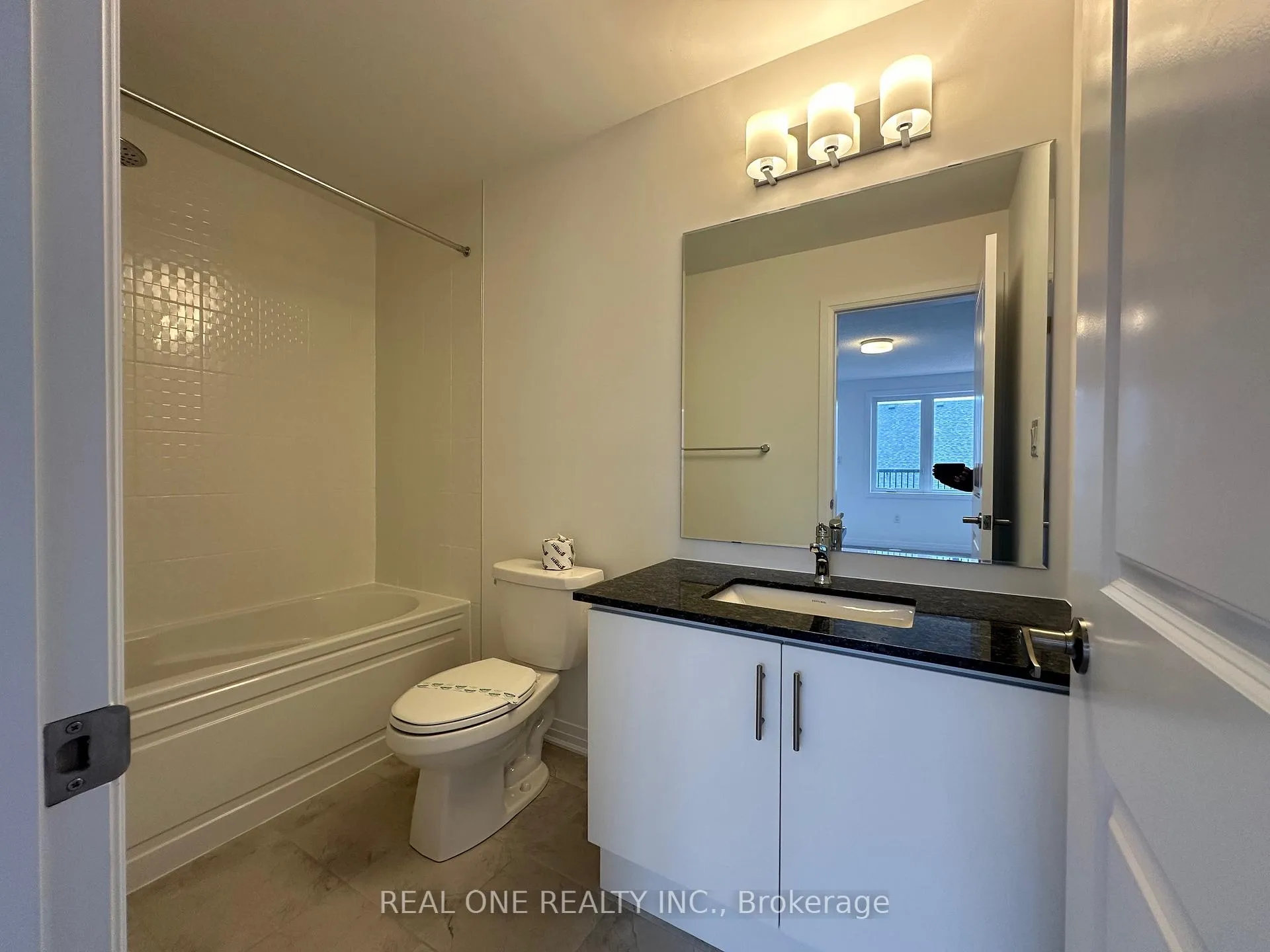 Photo 11 of 3273 Crystal Drive, Oakville, Glenorchy — HOMEH