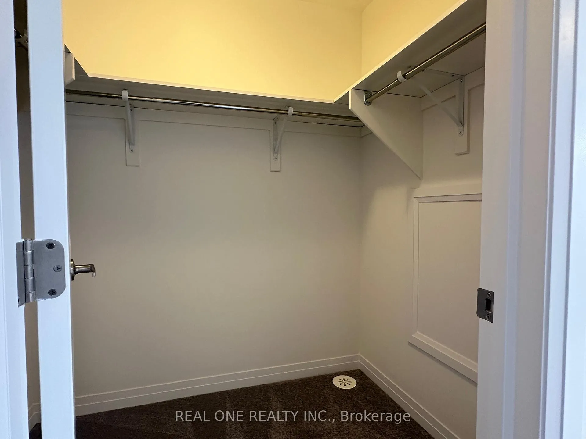 Photo 13 of 3273 Crystal Drive, Oakville, Glenorchy — HOMEH