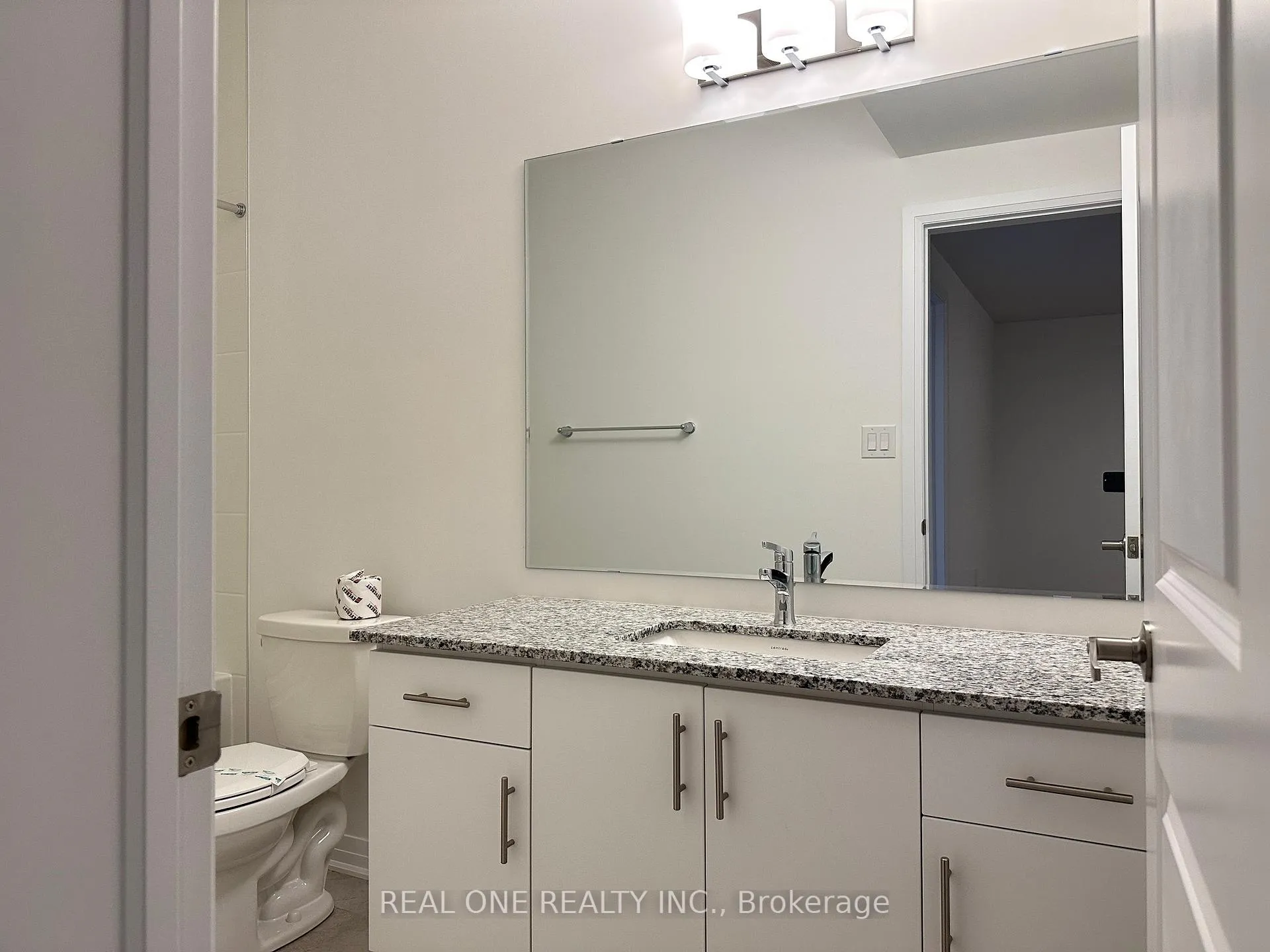 Photo 17 of 3273 Crystal Drive, Oakville, Glenorchy — HOMEH