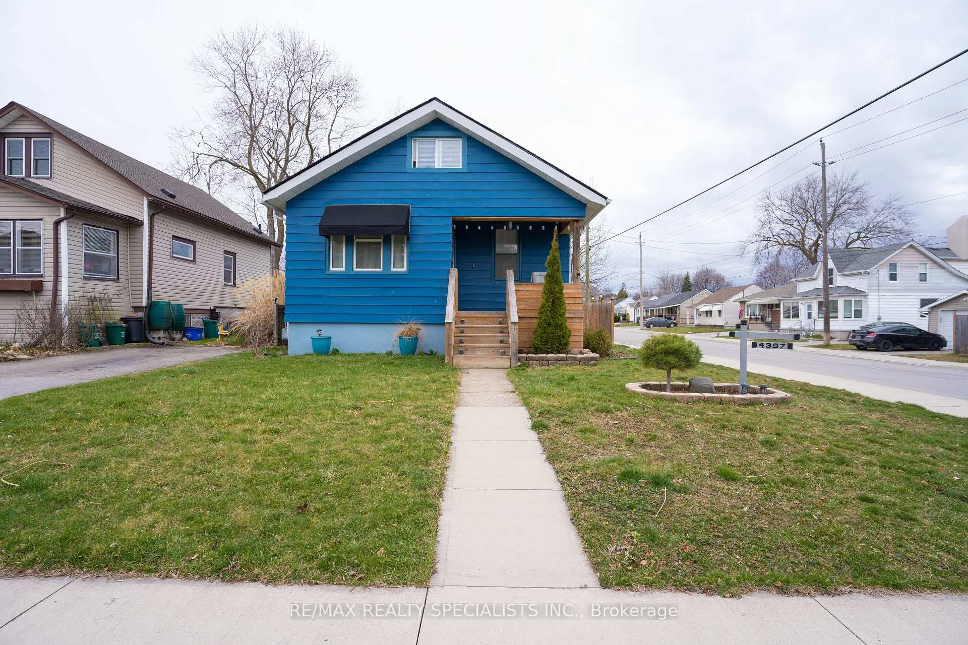Front of 4397 Homewood Avenue