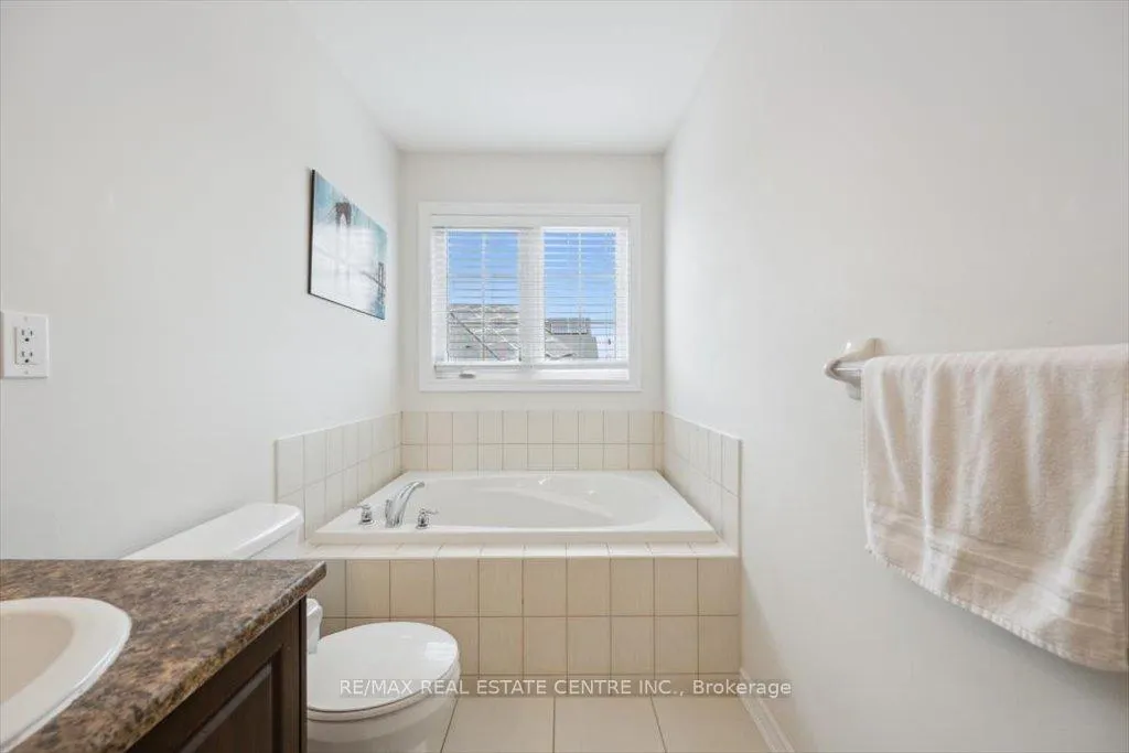 Photo 23 of 37 Interlude Drive, Brampton, Credit Valley — HOMEH
