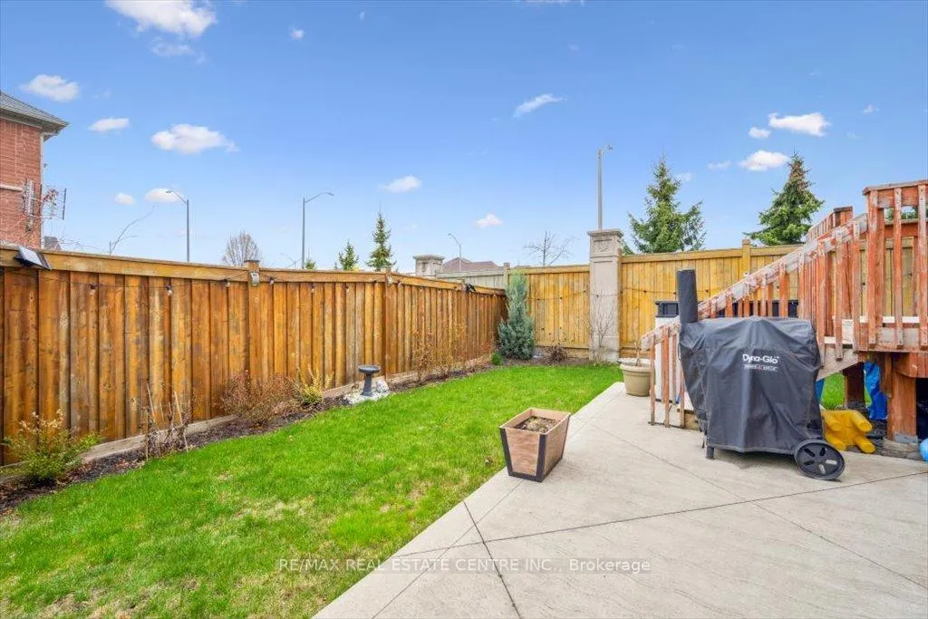 Photo 33 of 37 Interlude Drive, Brampton, Credit Valley — HOMEH