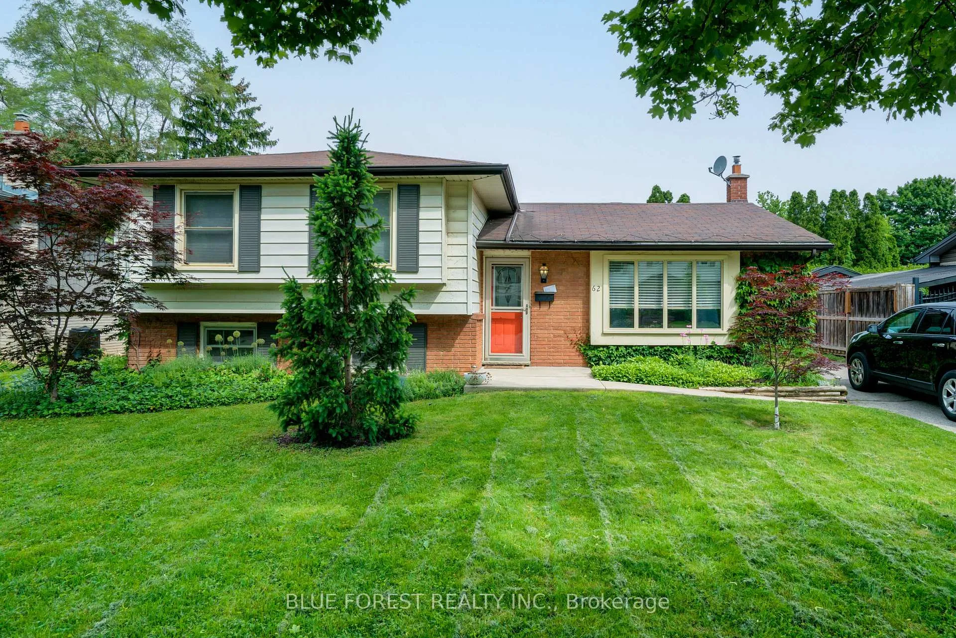 Photo 4 of 62 Glenburnie Crescent, London, North H — HOMEH