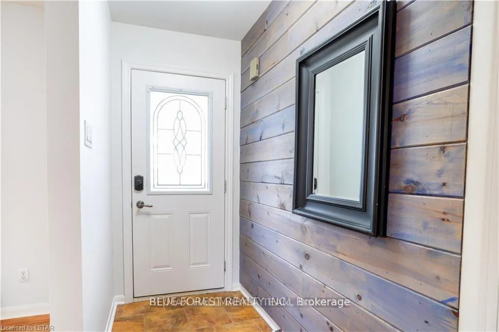 Photo 11 of 62 Glenburnie Crescent, London, North H — HOMEH