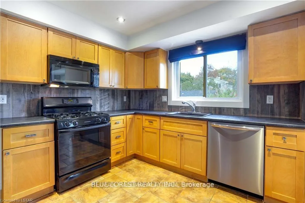 Photo 16 of 62 Glenburnie Crescent, London, North H — HOMEH