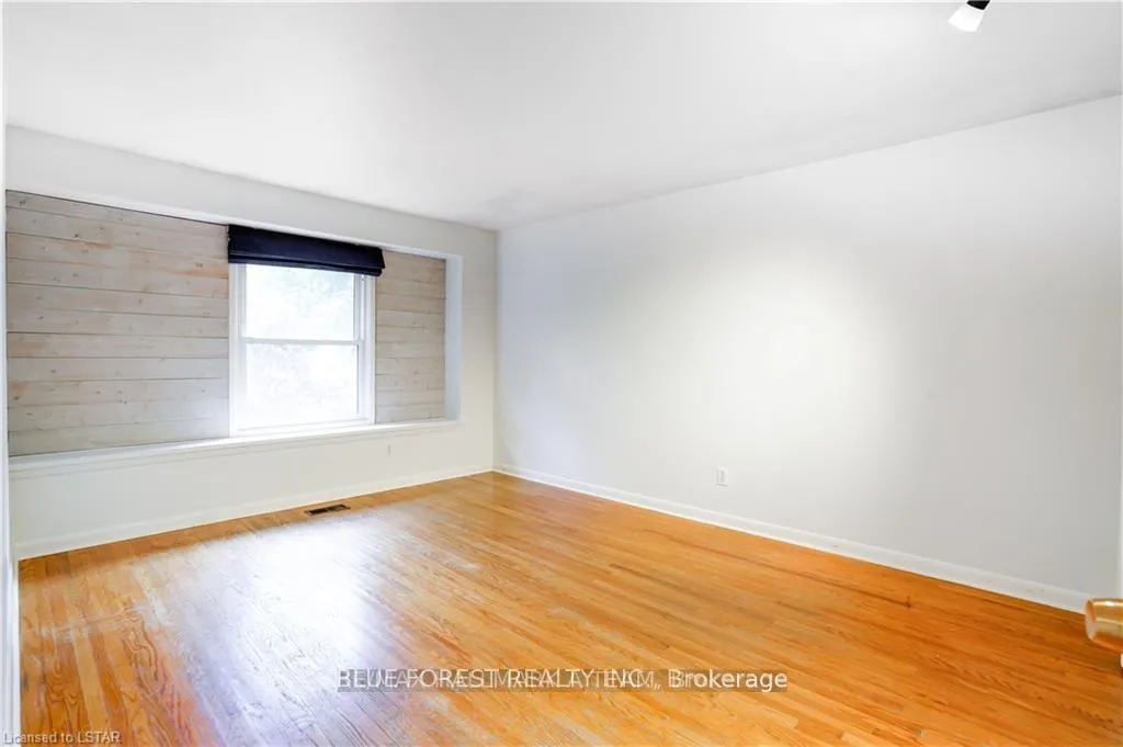 Photo 19 of 62 Glenburnie Crescent, London, North H — HOMEH