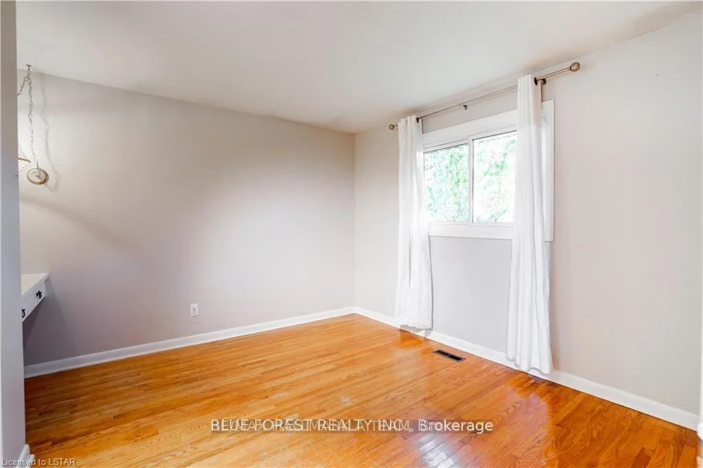 Photo 23 of 62 Glenburnie Crescent, London, North H — HOMEH