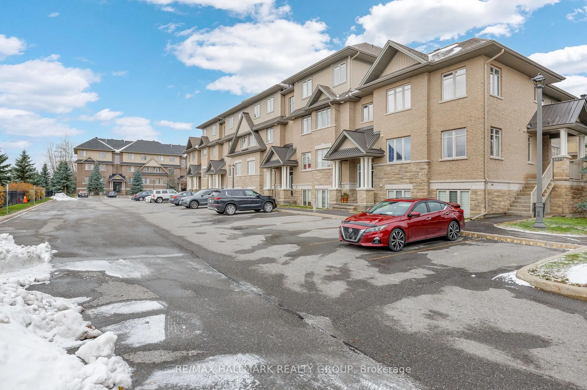 Photo 2 of Unit B, 1067 Beryl Private, Ottawa, Riverside South/Gloucester Glen — HOMEH