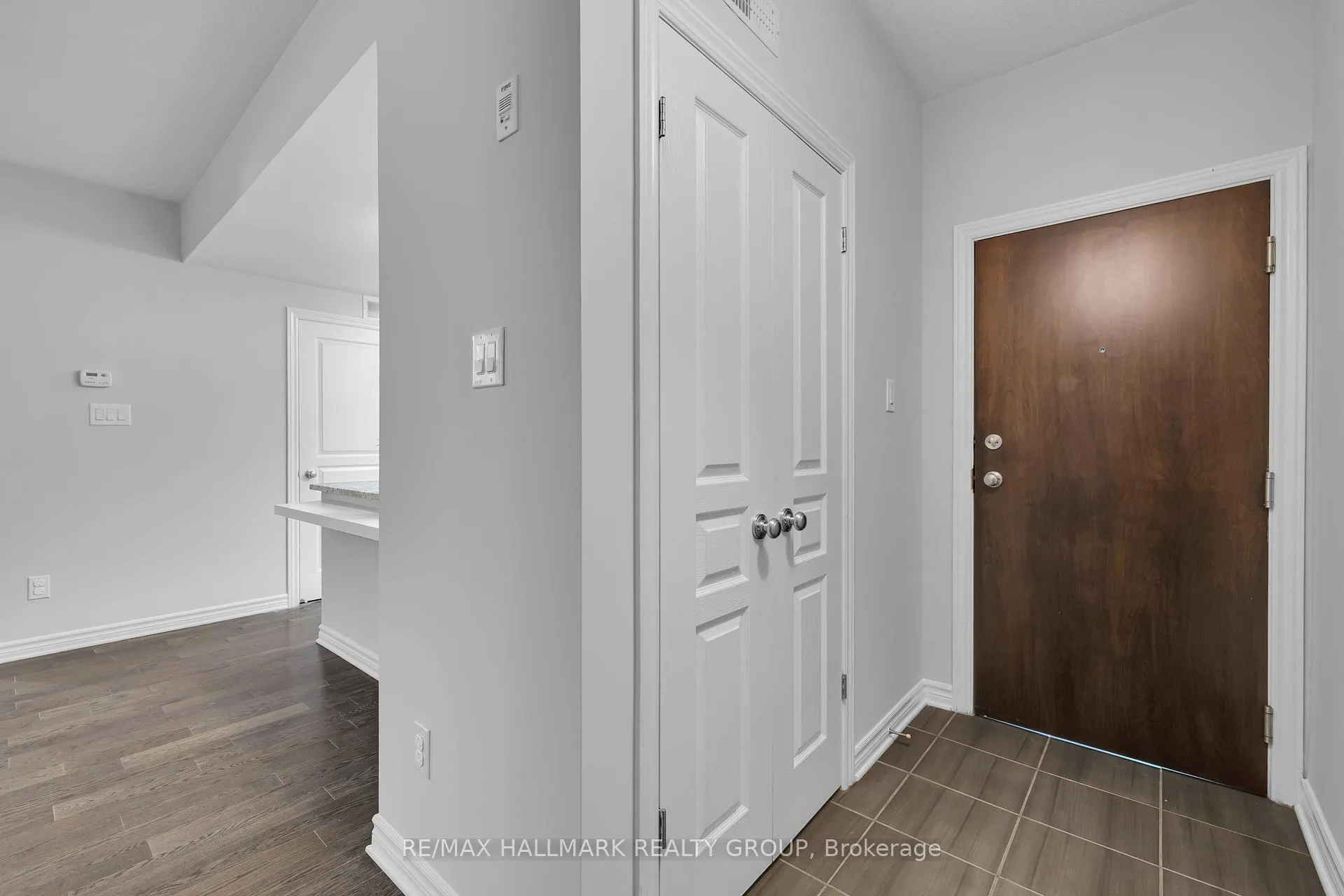 Photo 5 of Unit B, 1067 Beryl Private, Ottawa, Riverside South/Gloucester Glen — HOMEH