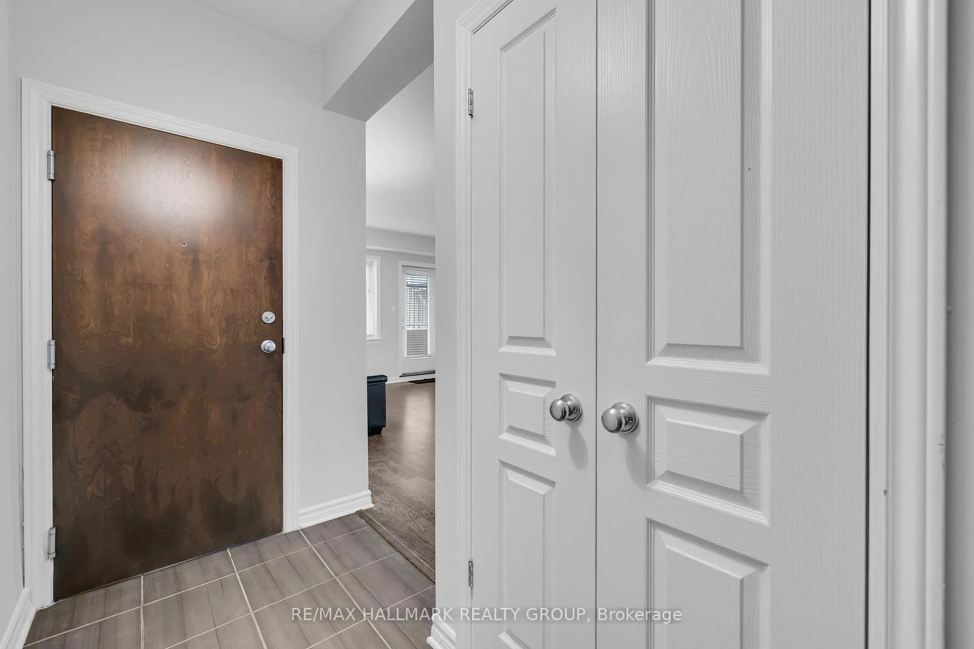Photo 6 of Unit B, 1067 Beryl Private, Ottawa, Riverside South/Gloucester Glen — HOMEH