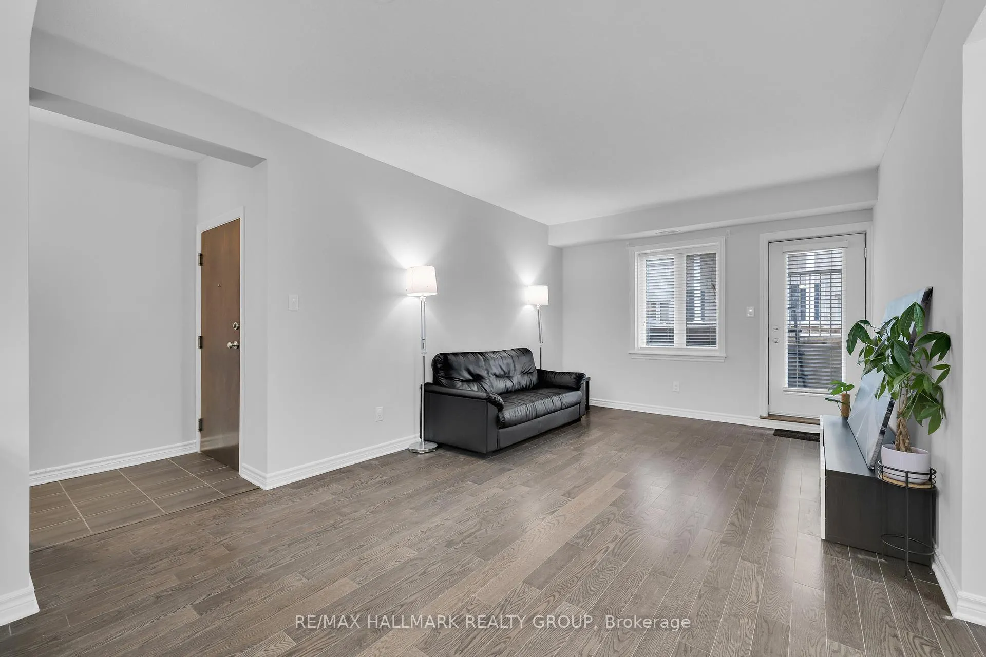 Photo 7 of Unit B, 1067 Beryl Private, Ottawa, Riverside South/Gloucester Glen — HOMEH