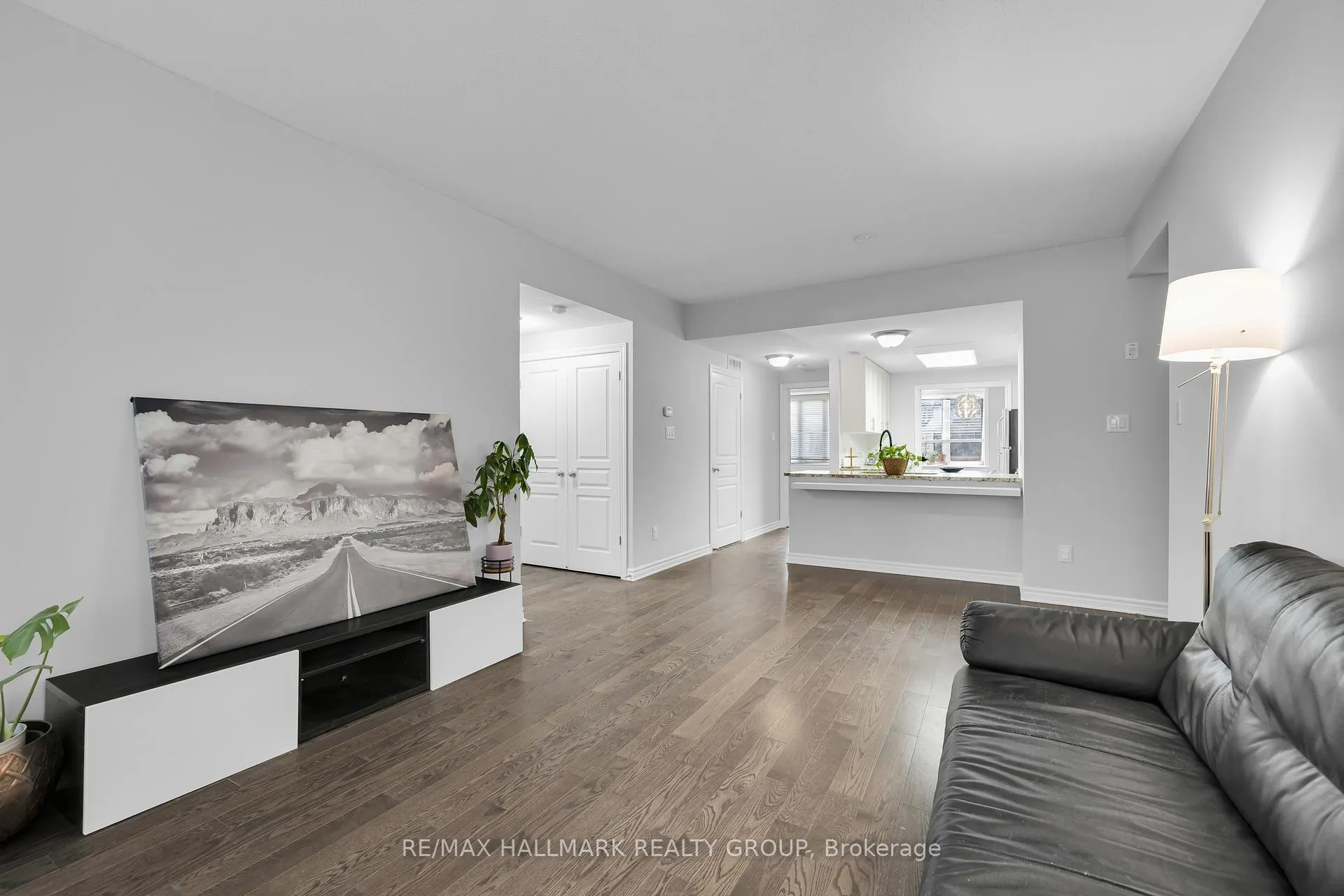 Photo 9 of Unit B, 1067 Beryl Private, Ottawa, Riverside South/Gloucester Glen — HOMEH