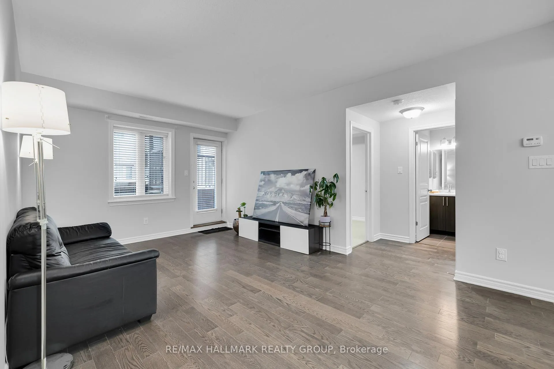 Photo 10 of Unit B, 1067 Beryl Private, Ottawa, Riverside South/Gloucester Glen — HOMEH
