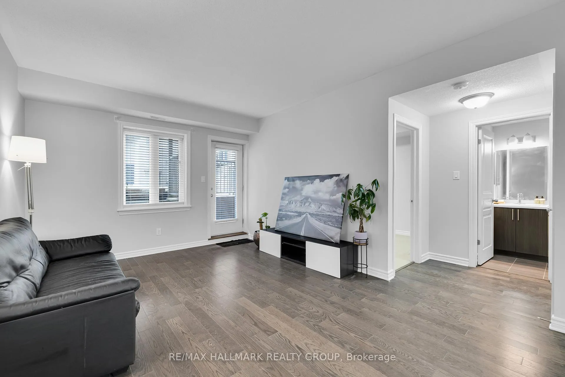 Photo 11 of Unit B, 1067 Beryl Private, Ottawa, Riverside South/Gloucester Glen — HOMEH