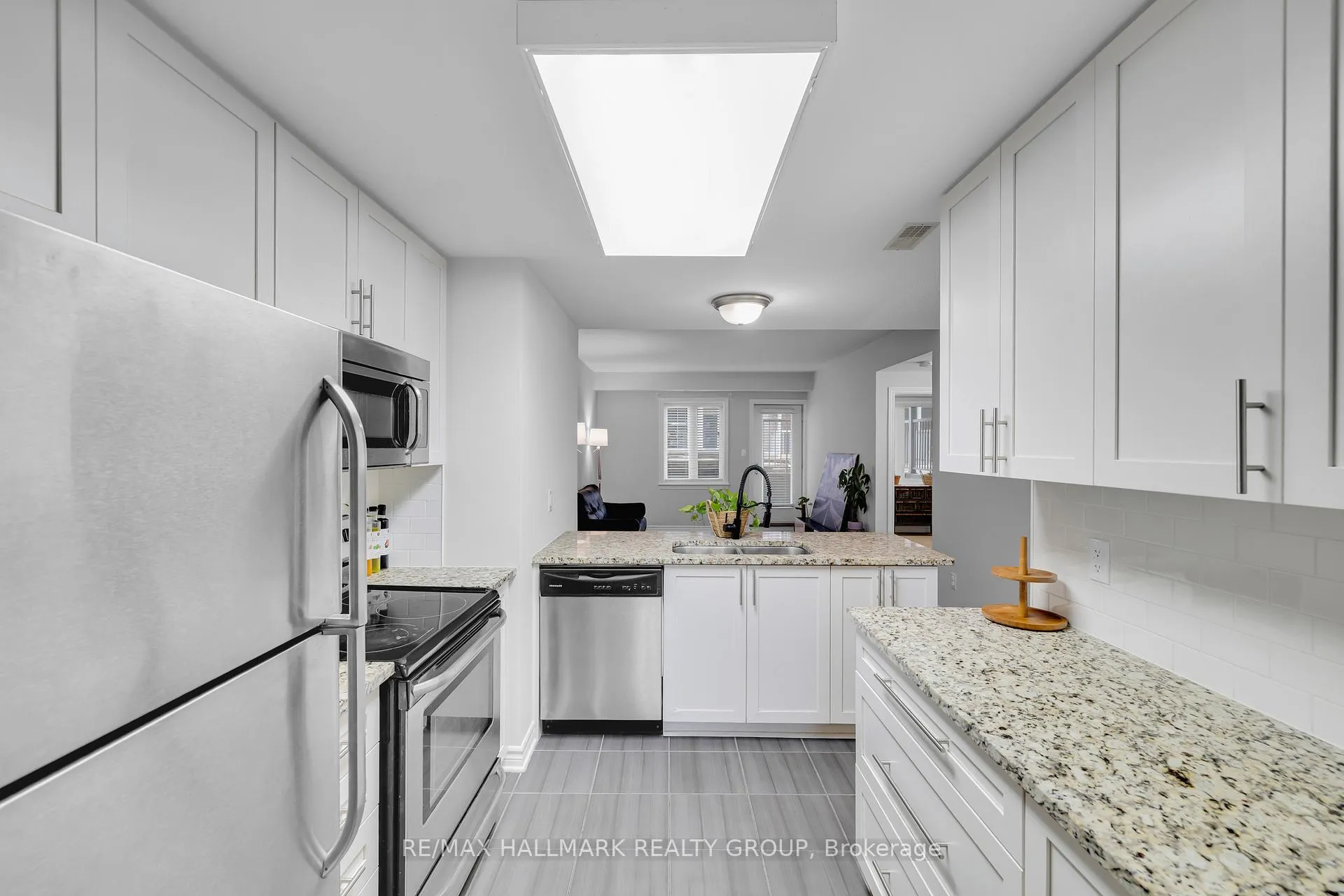 Photo 19 of Unit B, 1067 Beryl Private, Ottawa, Riverside South/Gloucester Glen — HOMEH