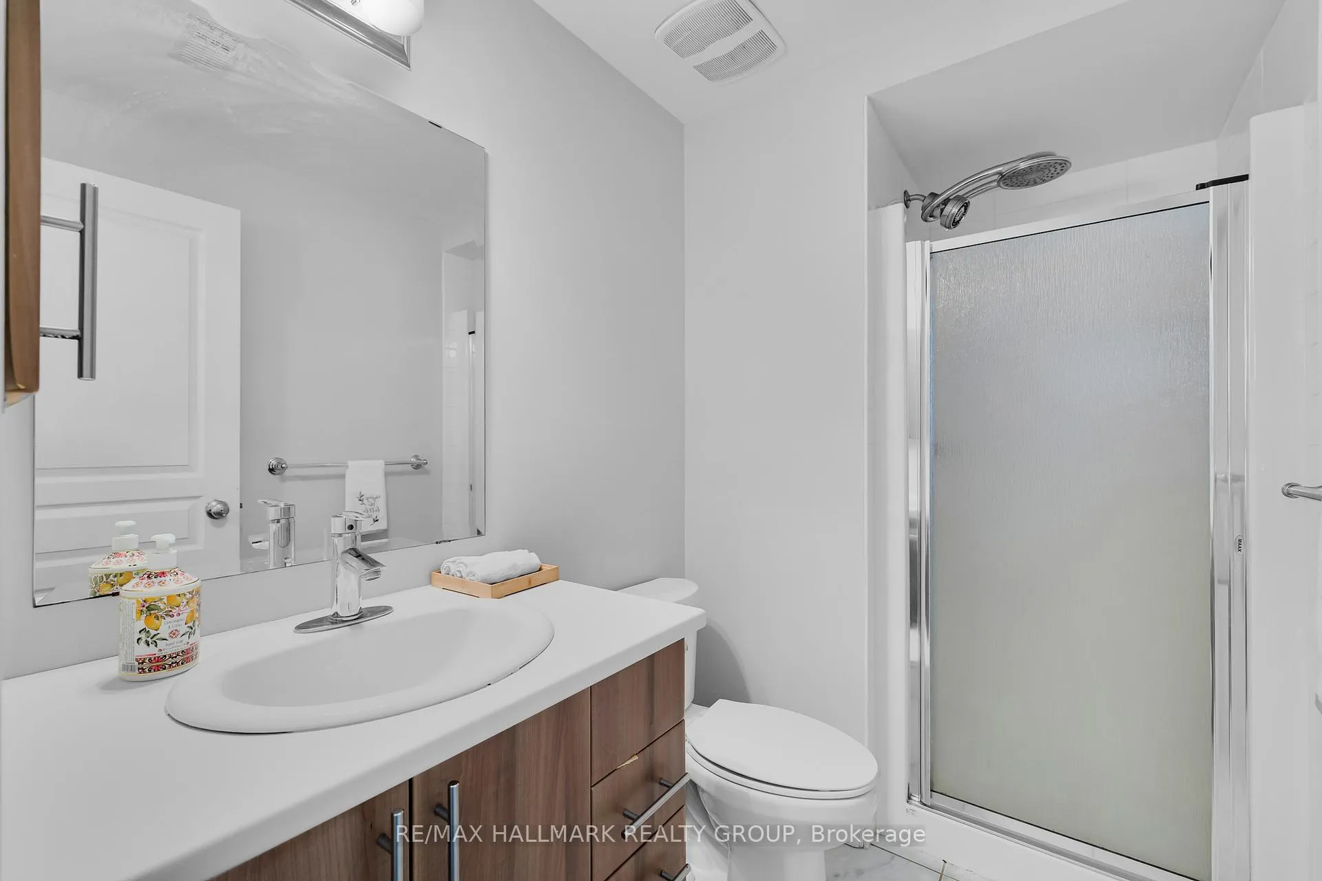 Photo 29 of Unit B, 1067 Beryl Private, Ottawa, Riverside South/Gloucester Glen — HOMEH