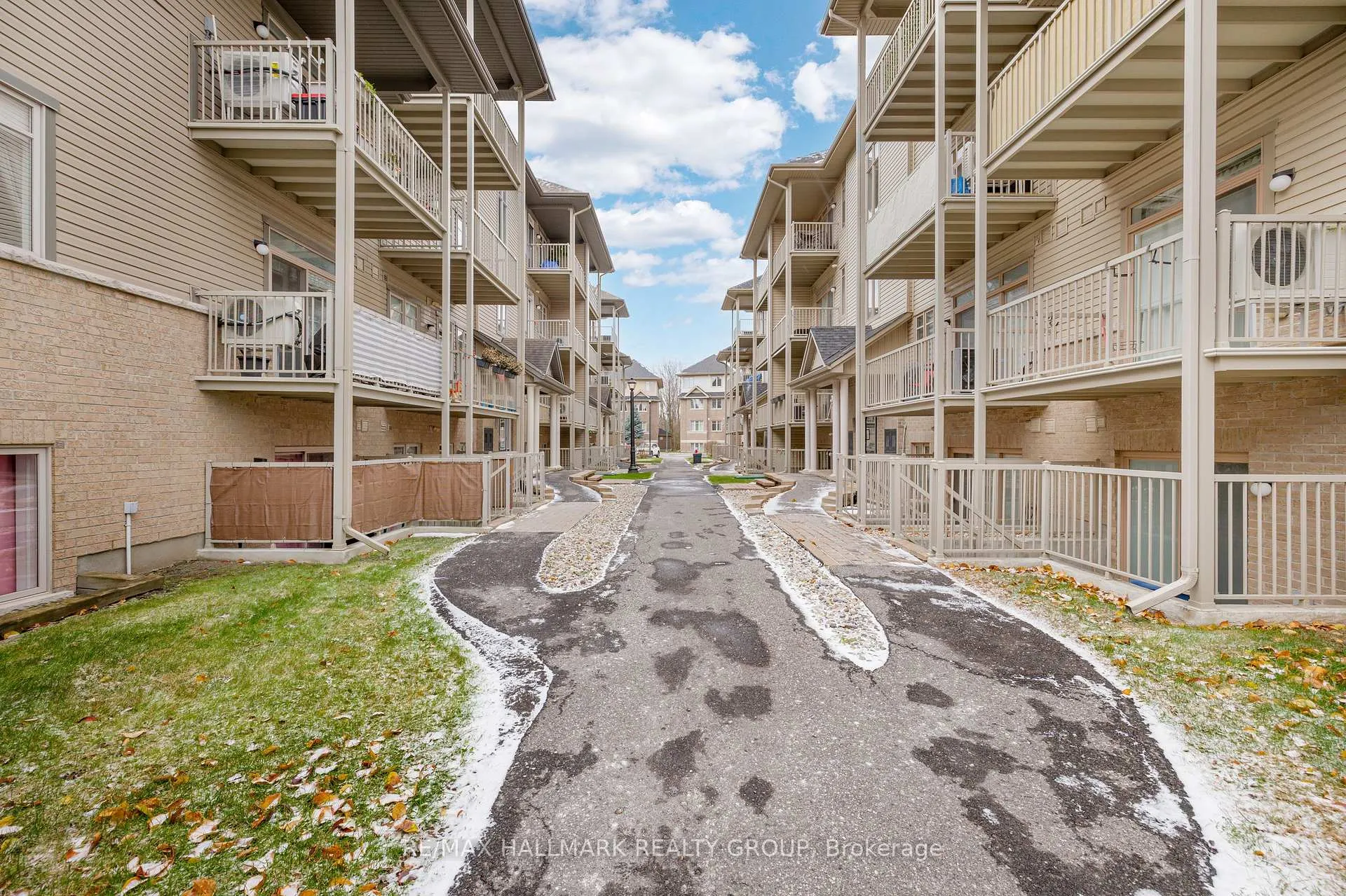 Photo 38 of Unit B, 1067 Beryl Private, Ottawa, Riverside South/Gloucester Glen — HOMEH