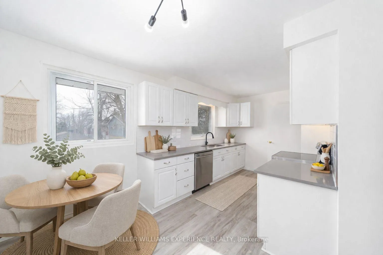 Photo 4 of 91 Cundles Road E, Barrie, Cundles East — HOMEH