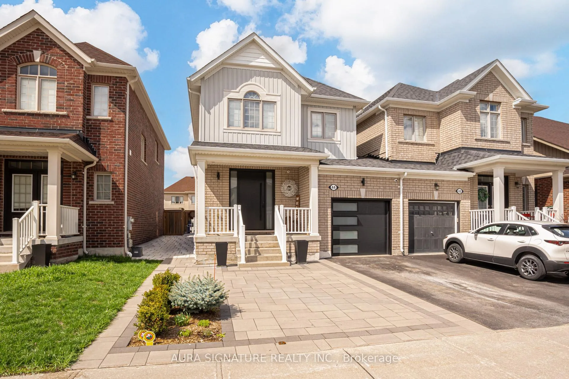 Front of 44 Mccabe Lane