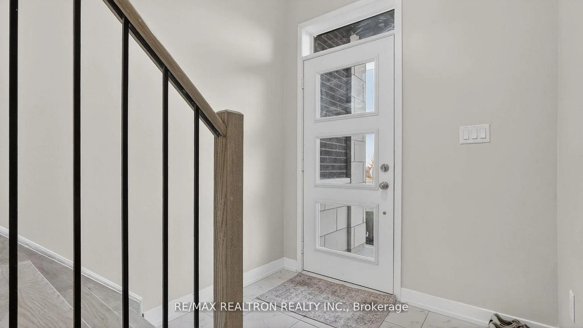 Photo 2 of Unit 103, 2550 Castlegate Crossing, Pickering, Duffin Heights — HOMEH
