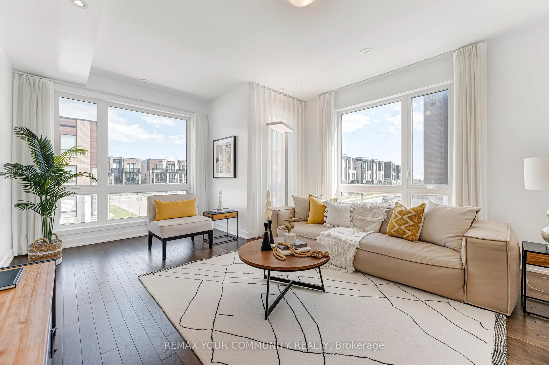 Photo 7 of 92 Stauffer Crescent, Markham, Cornell — HOMEH
