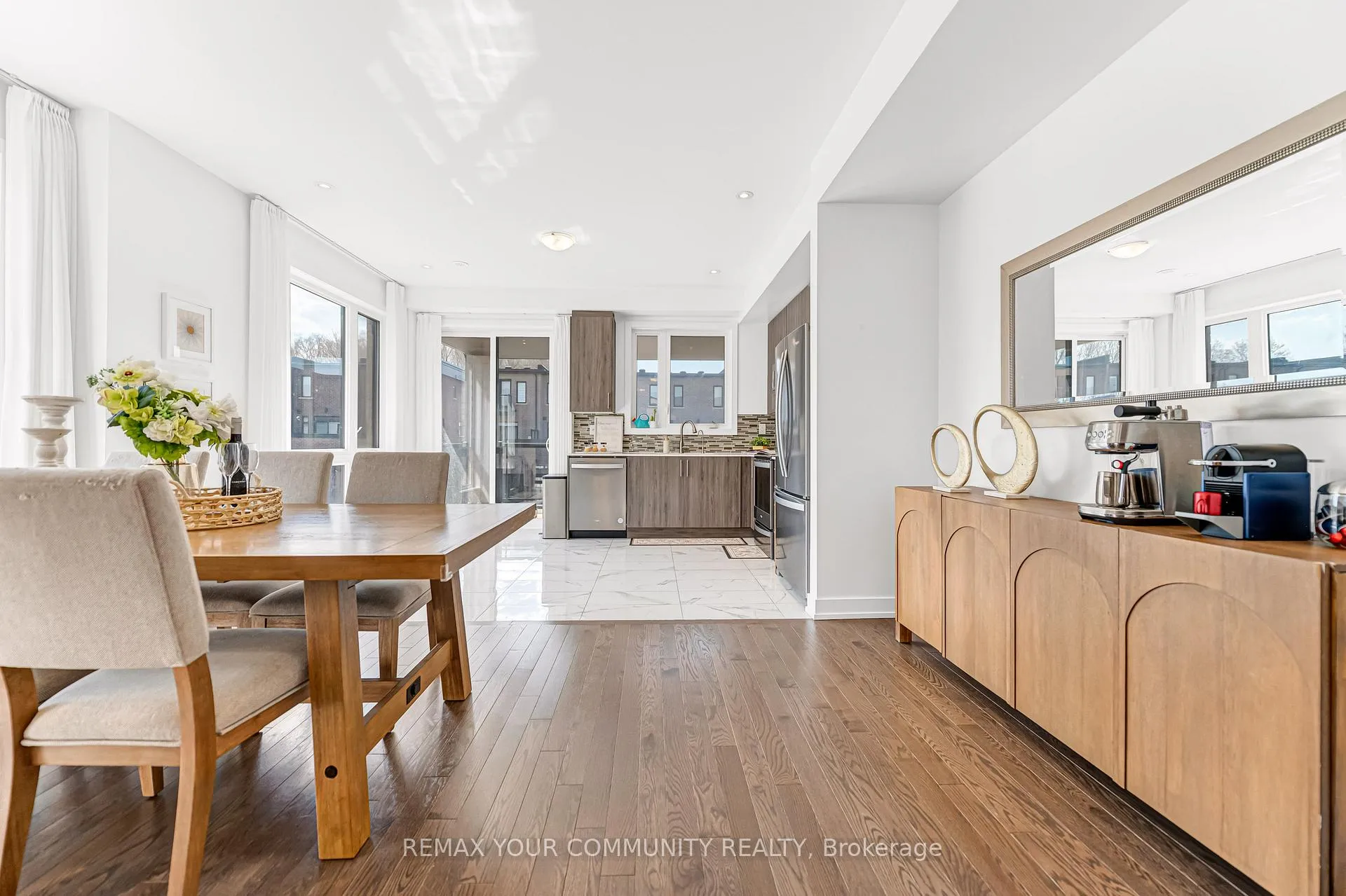 Photo 8 of 92 Stauffer Crescent, Markham, Cornell — HOMEH