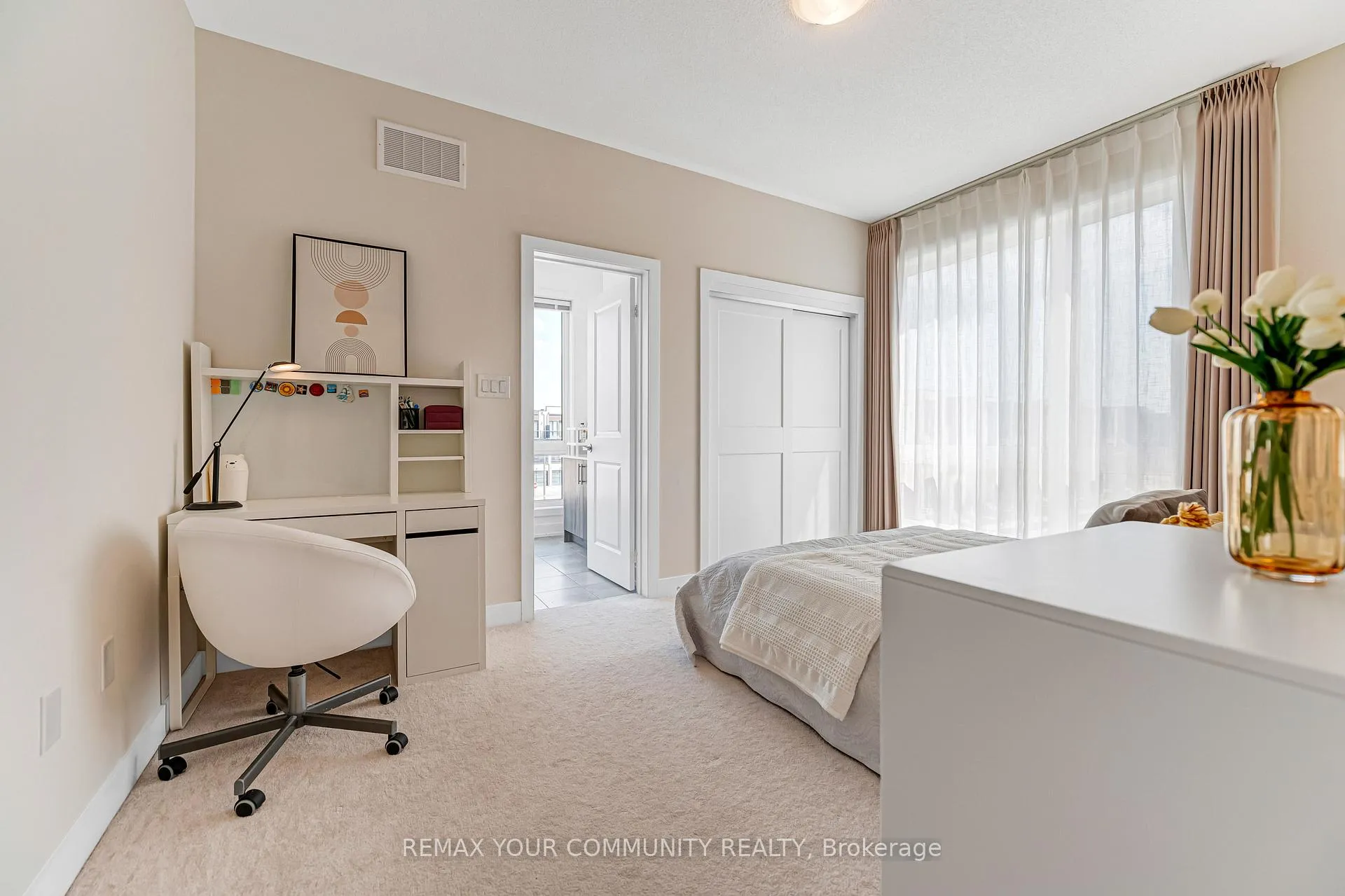 Photo 13 of 92 Stauffer Crescent, Markham, Cornell — HOMEH