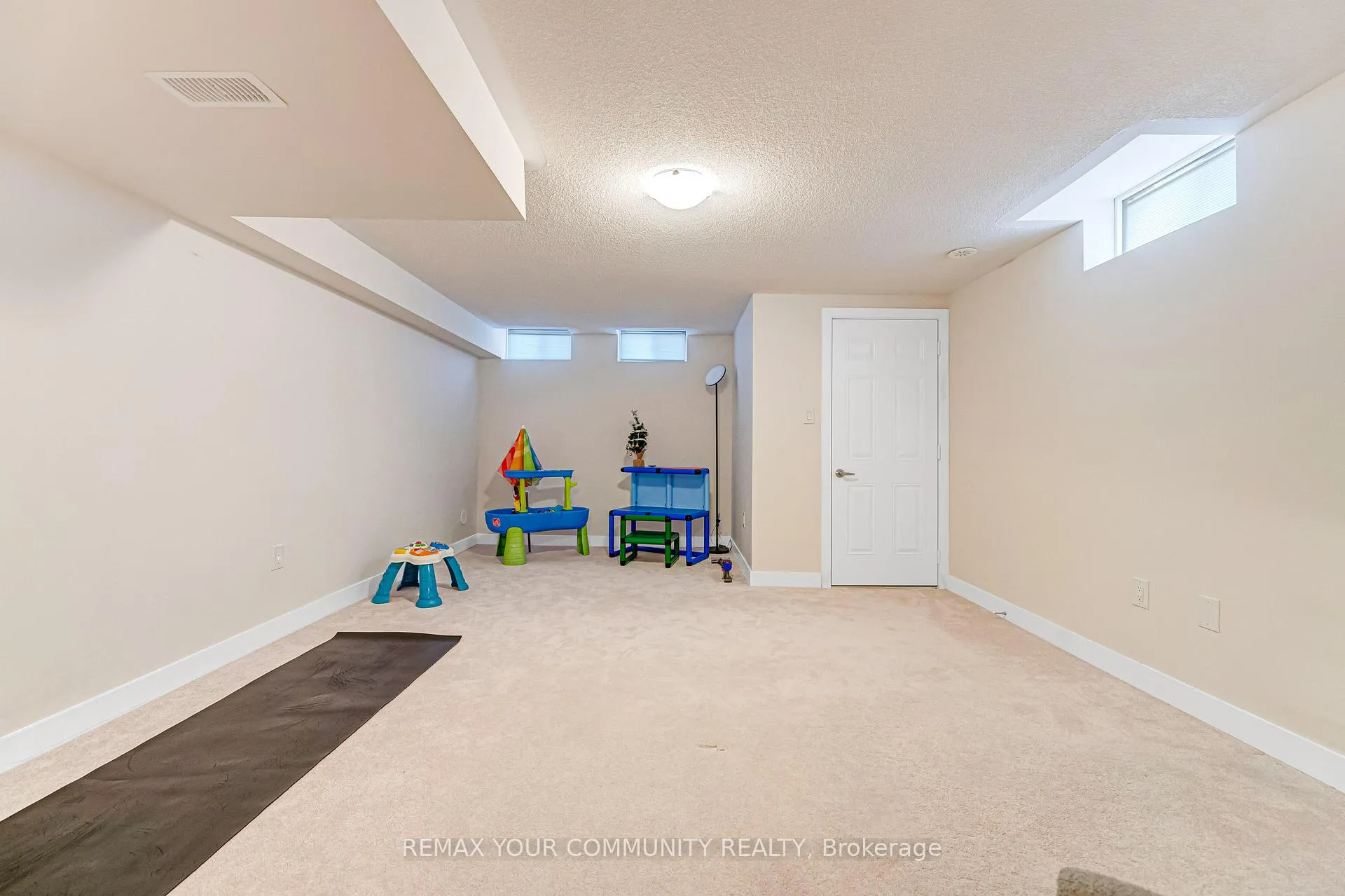 Photo 19 of 92 Stauffer Crescent, Markham, Cornell — HOMEH