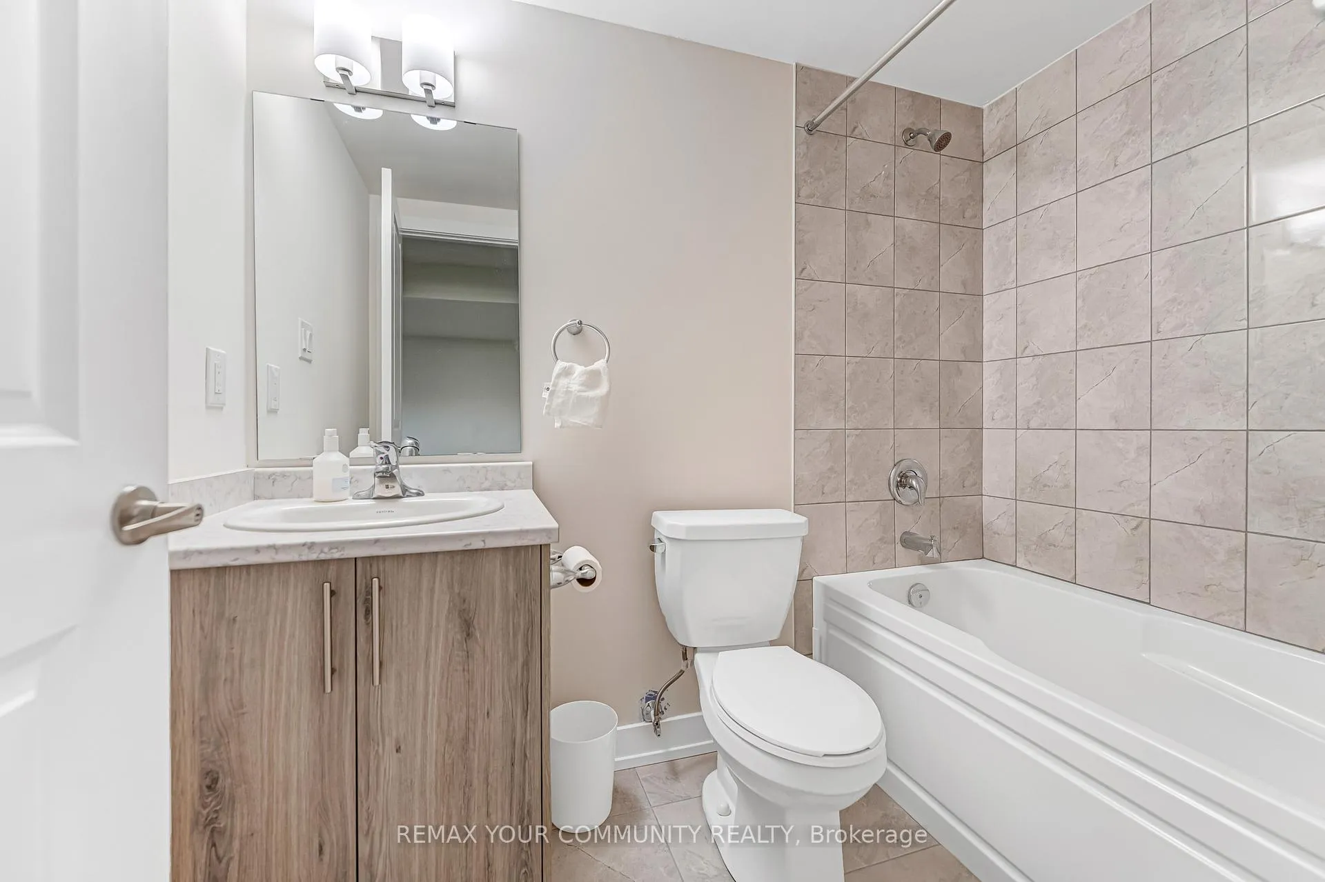 Photo 21 of 92 Stauffer Crescent, Markham, Cornell — HOMEH