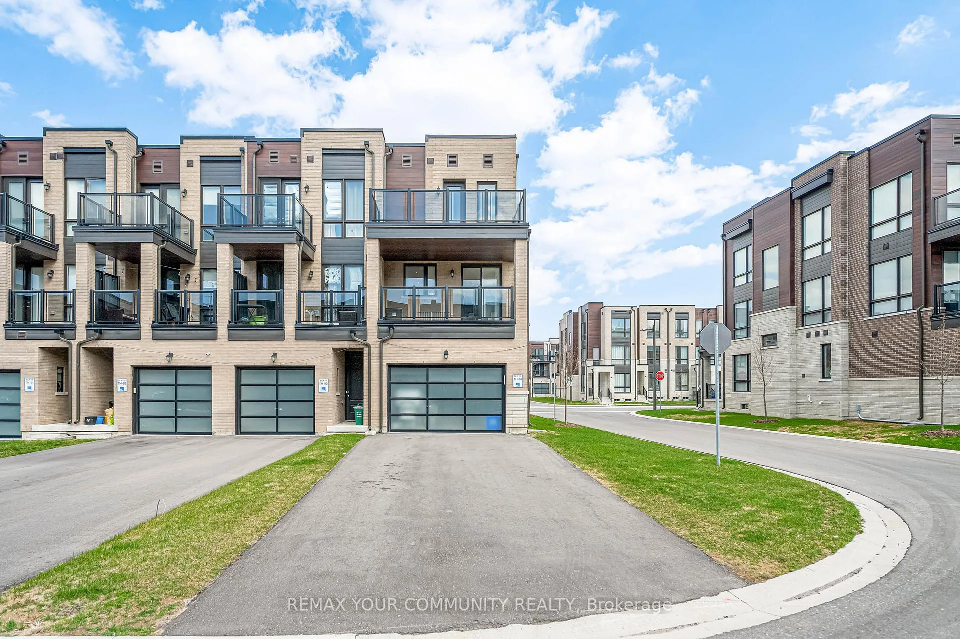 Photo 23 of 92 Stauffer Crescent, Markham, Cornell — HOMEH