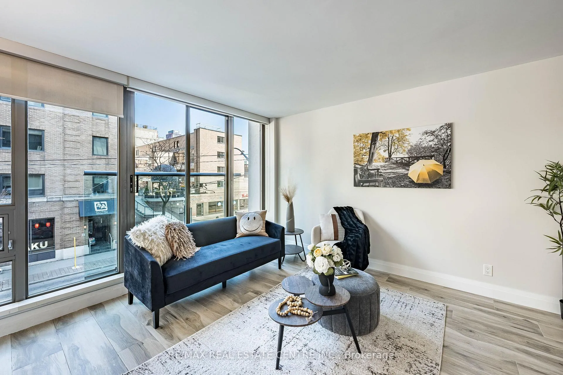 Photo 3 of Unit 216, 33 Lombard Street, Toronto, Church-Yonge Corridor — HOMEH