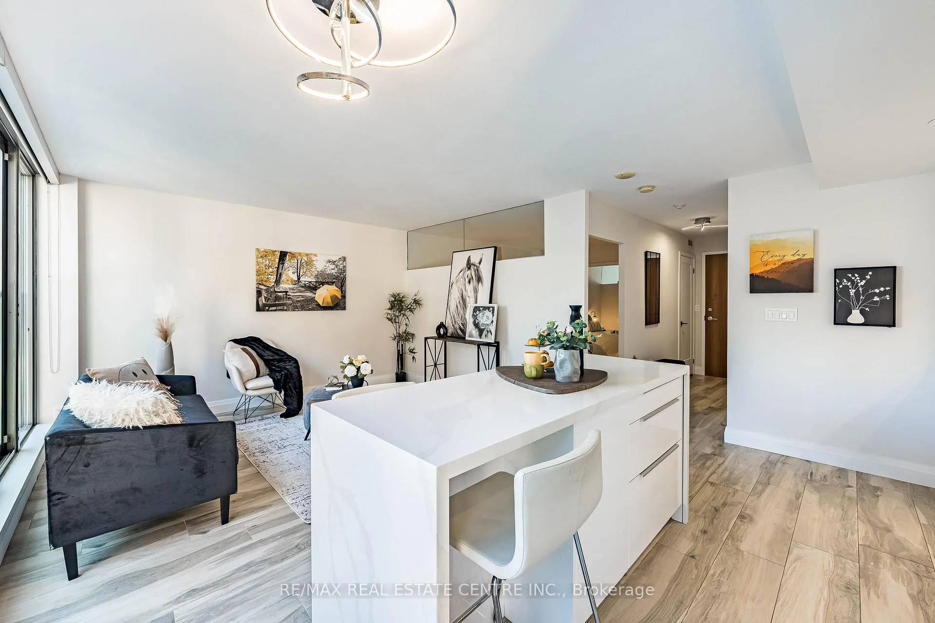 Photo 9 of Unit 216, 33 Lombard Street, Toronto, Church-Yonge Corridor — HOMEH