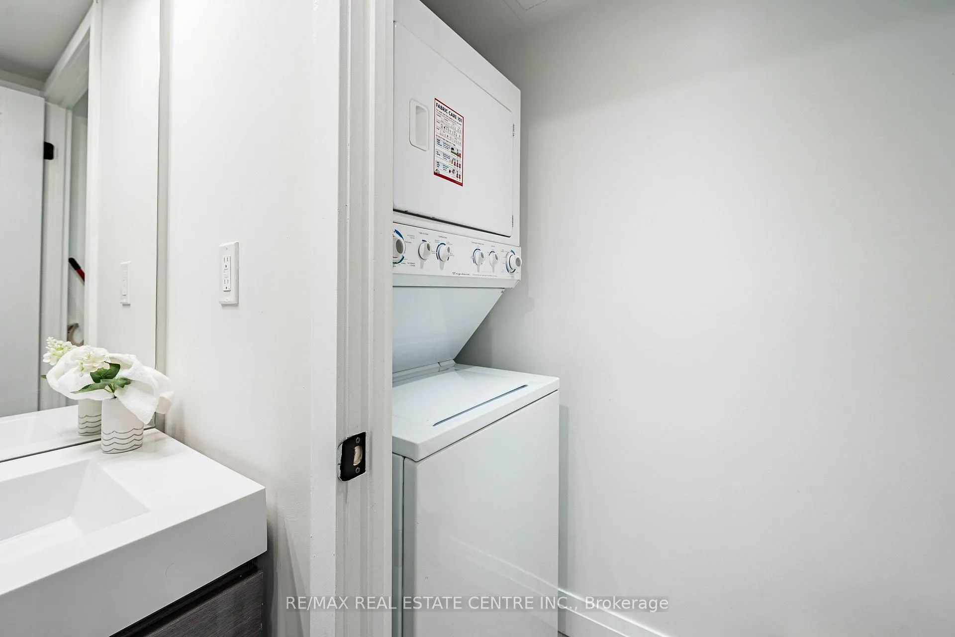 Photo 15 of Unit 216, 33 Lombard Street, Toronto, Church-Yonge Corridor — HOMEH