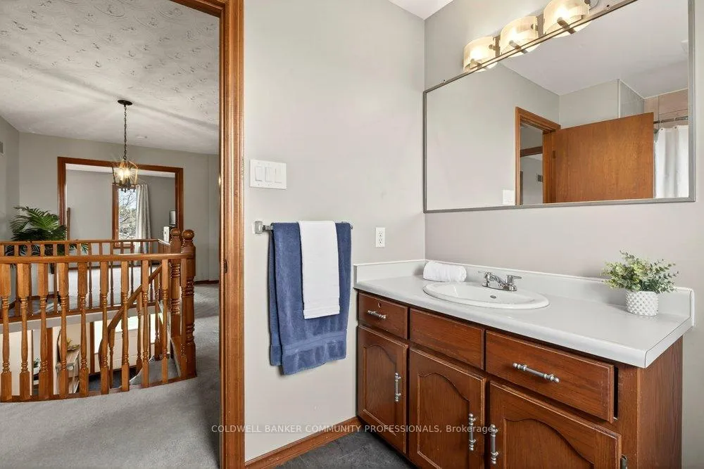 Photo 26 of 8 Wyvis Court, Hamilton, Stoney Creek — HOMEH