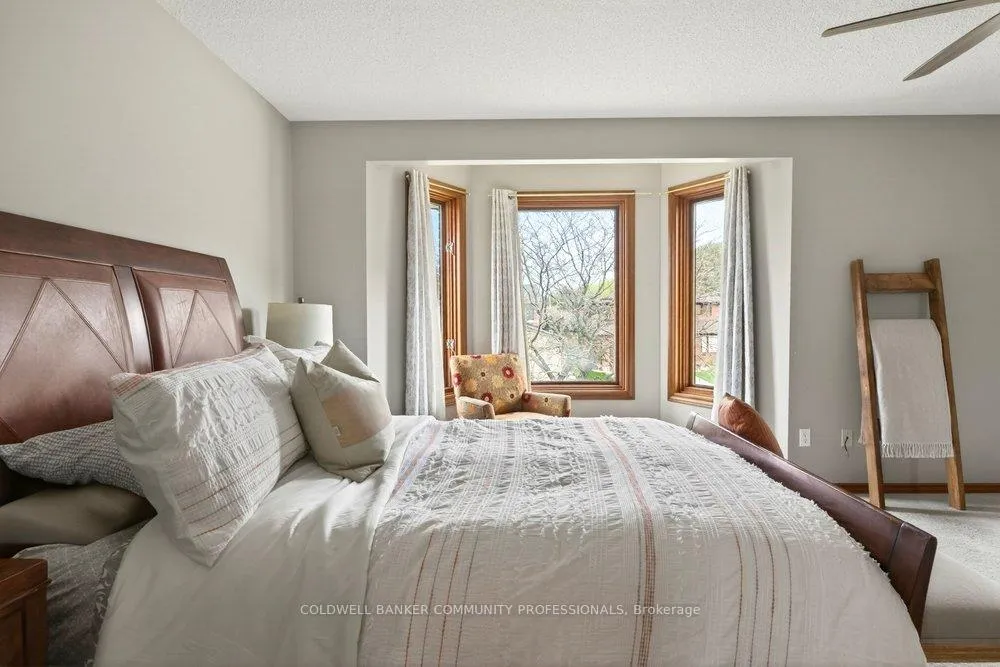 Photo 32 of 8 Wyvis Court, Hamilton, Stoney Creek — HOMEH