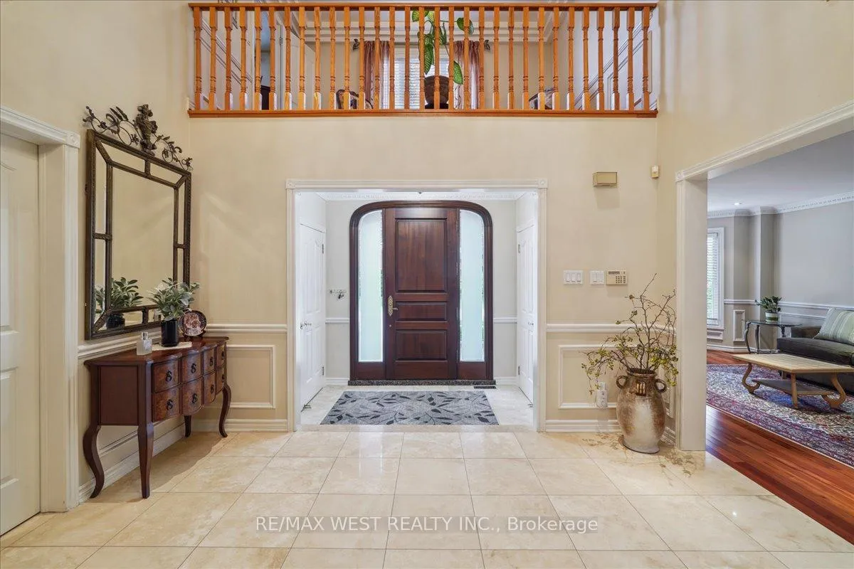 Photo 5 of 15 Brownlee Avenue, Vaughan, East Woodbridge — HOMEH