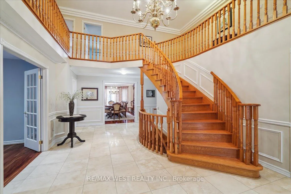 Photo 6 of 15 Brownlee Avenue, Vaughan, East Woodbridge — HOMEH