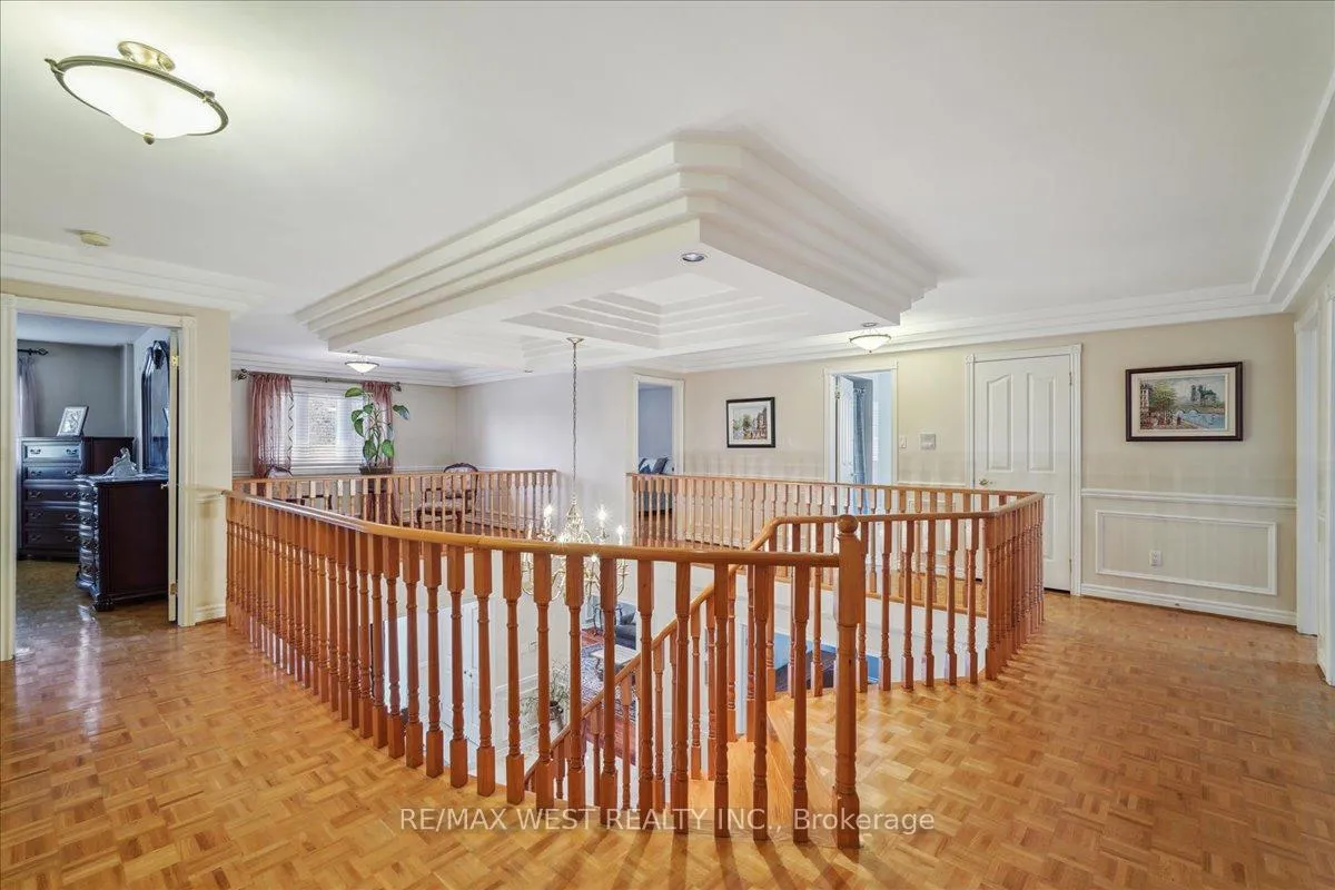 Photo 16 of 15 Brownlee Avenue, Vaughan, East Woodbridge — HOMEH