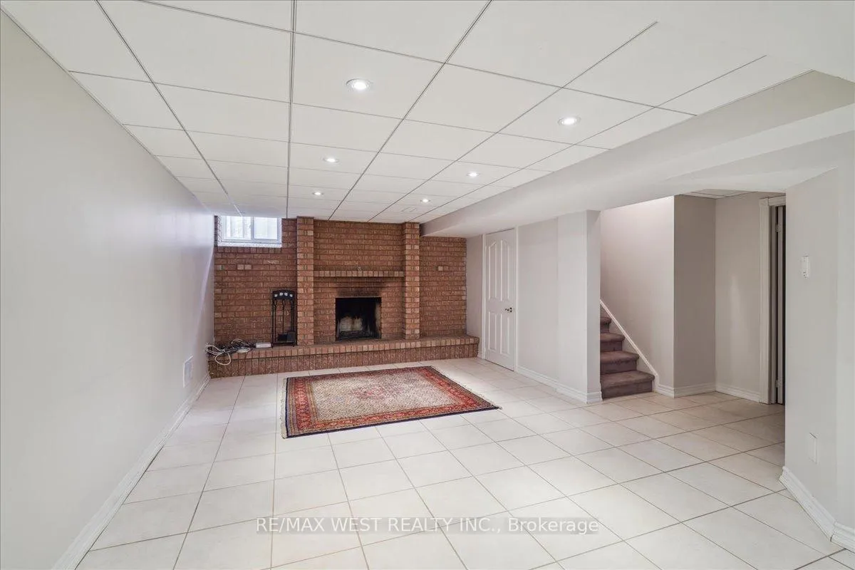 Photo 25 of 15 Brownlee Avenue, Vaughan, East Woodbridge — HOMEH