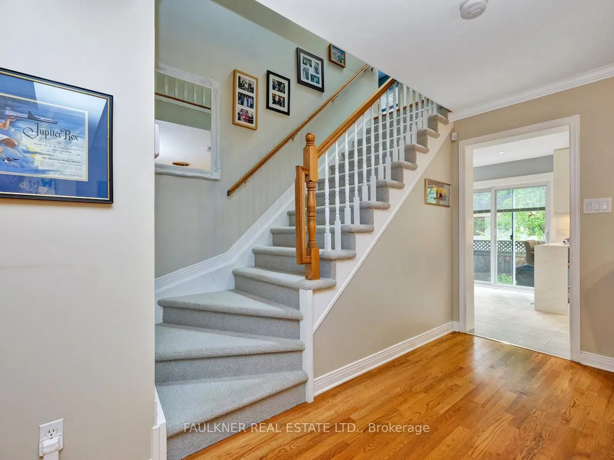 Photo 3 of 27 Warrington Drive, Ottawa, Old Ottawa South — HOMEH