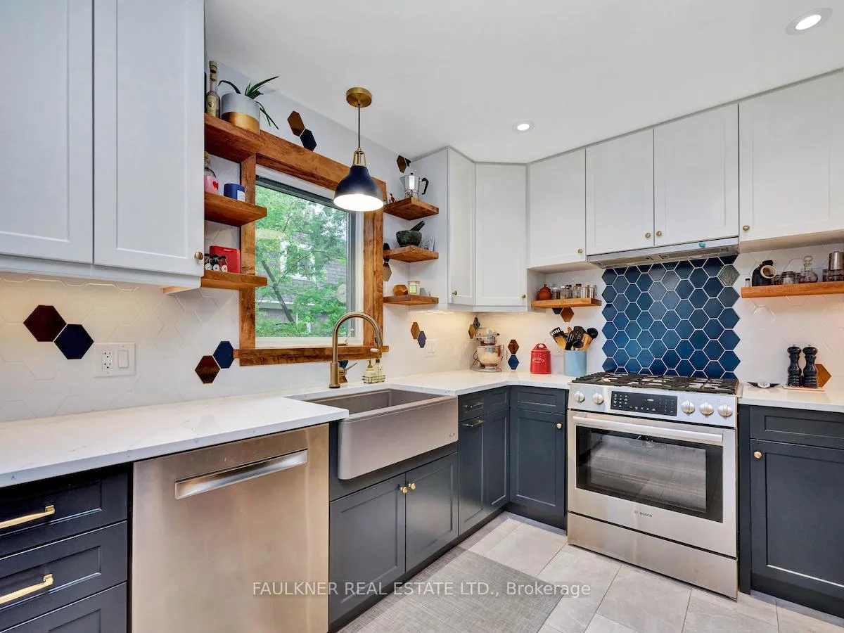 Photo 9 of 27 Warrington Drive, Ottawa, Old Ottawa South — HOMEH