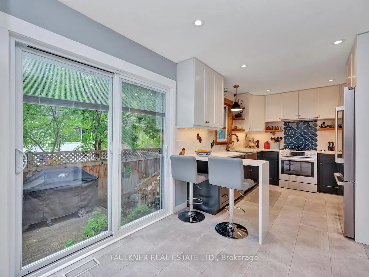 Photo 10 of 27 Warrington Drive, Ottawa, Old Ottawa South — HOMEH