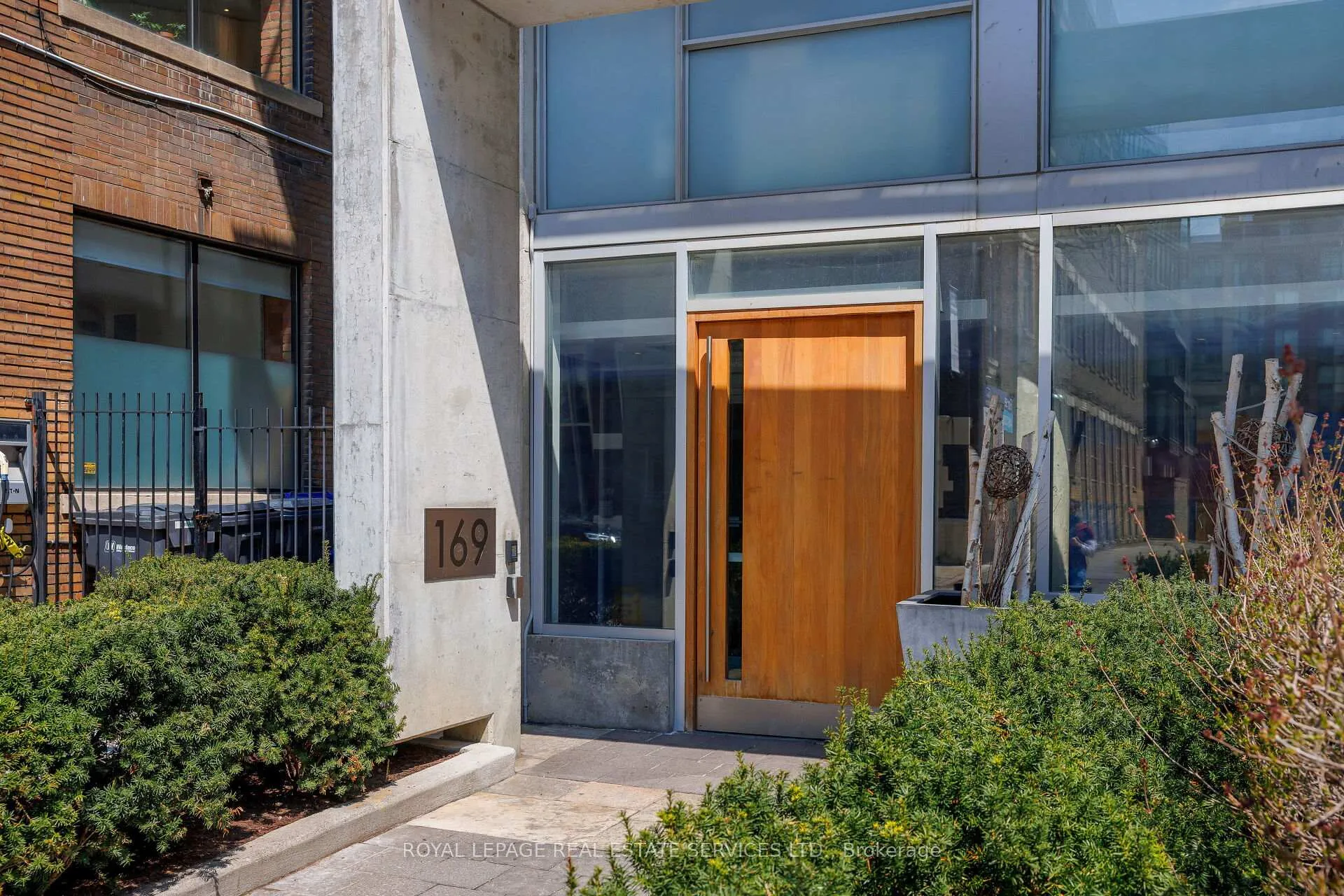 Photo 5 of Unit 804, 169 John Street, Toronto, Kensington-Chinatown — HOMEH