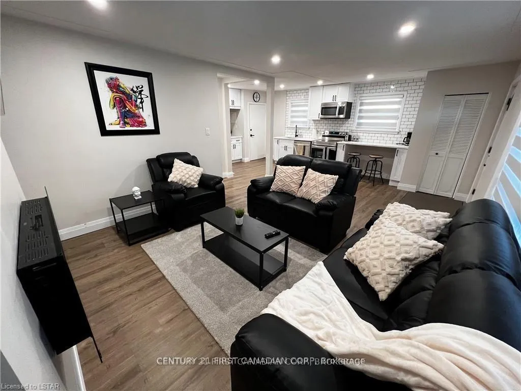 Photo 3 of 1794 Trafalgar Street, London, East H — HOMEH